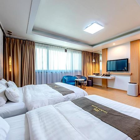 Hs Tourist Hotel Joszu Kültér fotó