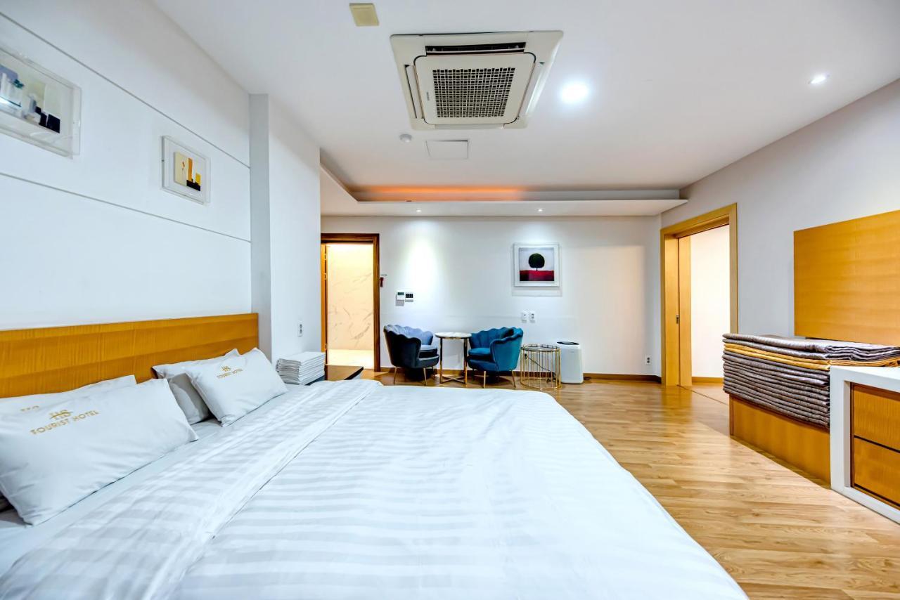 Hs Tourist Hotel Joszu Kültér fotó