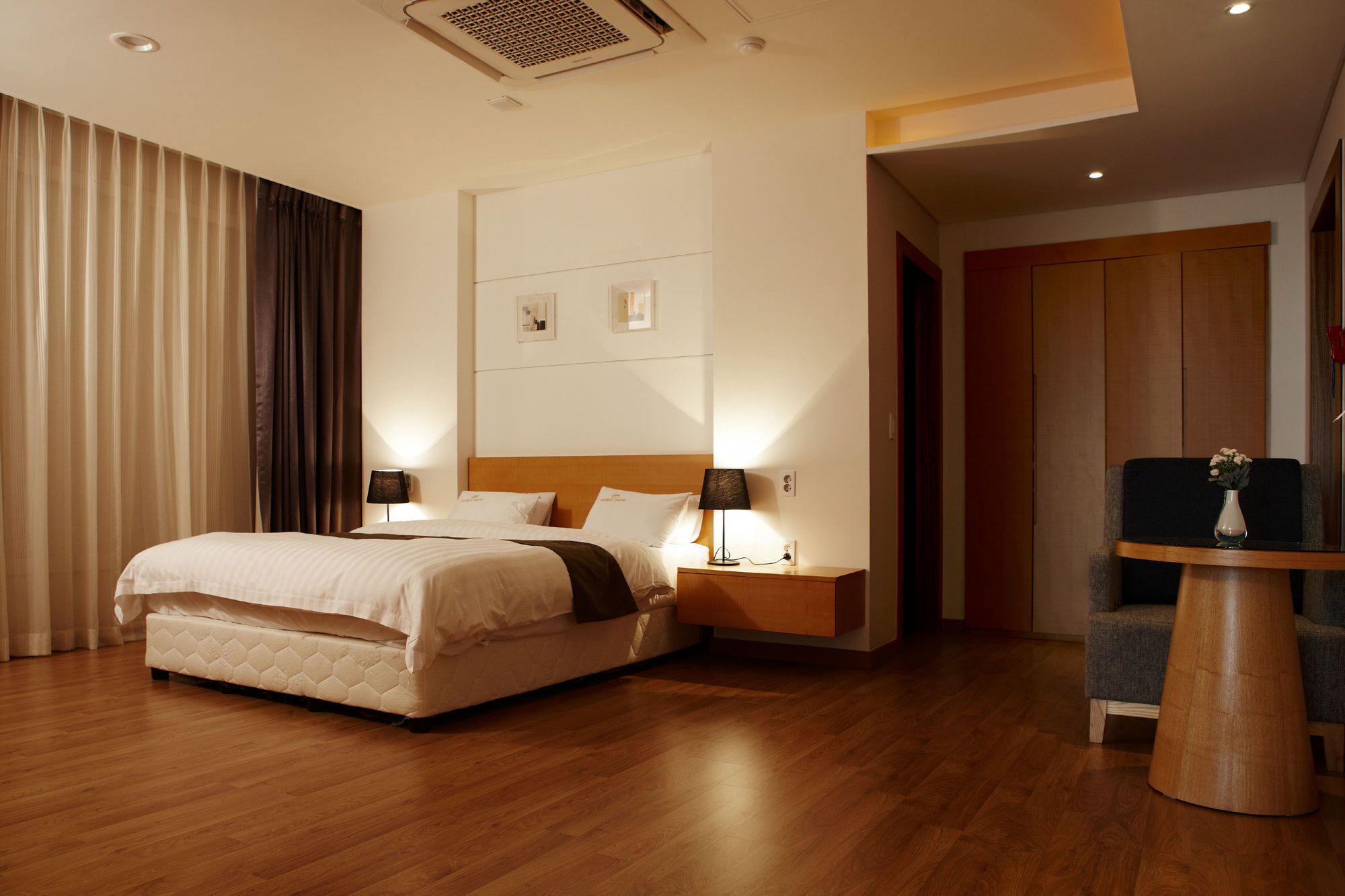 Hs Tourist Hotel Joszu Kültér fotó